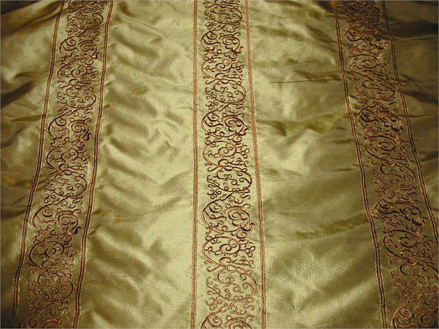 La Dolce Vita Silk Taffeta - Embroidered Silk Taffeta - Green