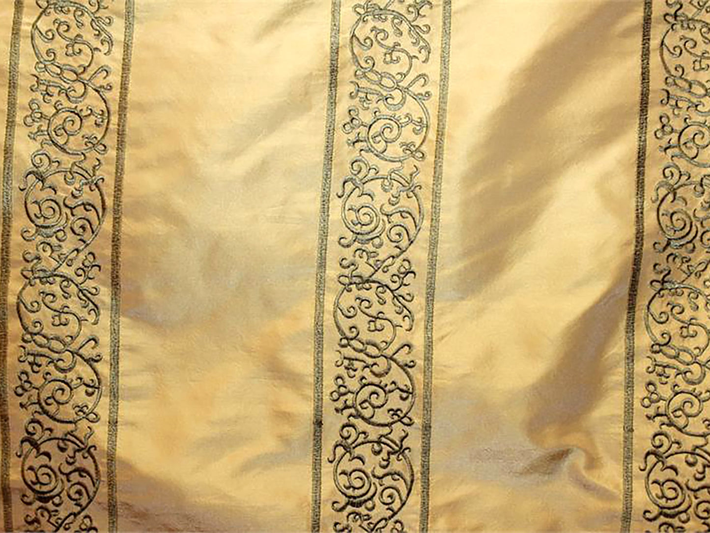 La Dolce Vita Silk Taffeta - Embroidered Silk Taffeta - Yellow